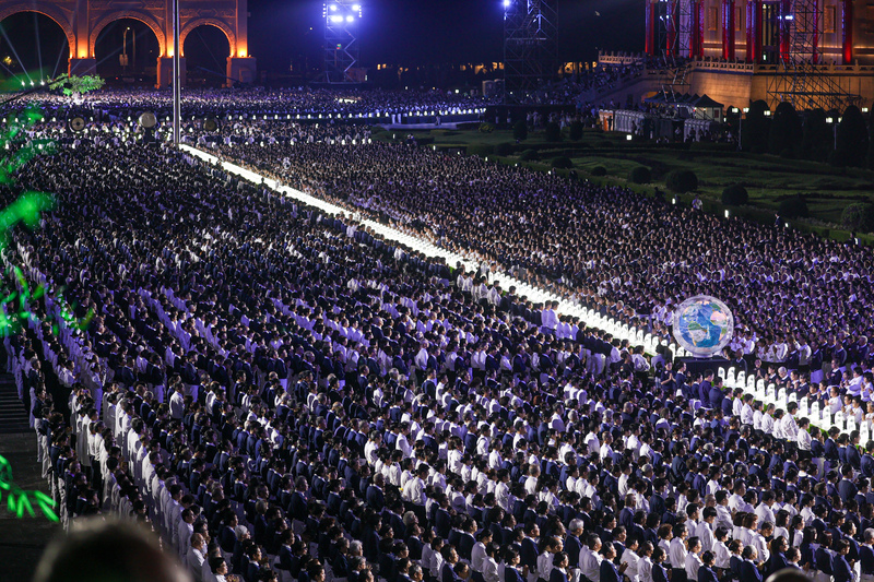 Large crowd attends Tzu Chi's tri-celebration at CKS Memorial Hall. (CNA photo)